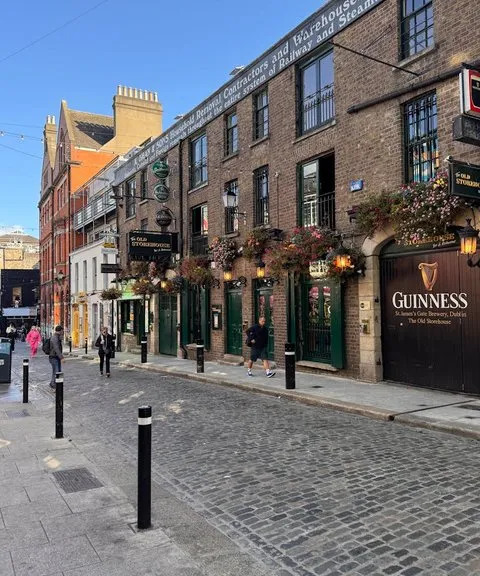Dublin atmosphere and local life
