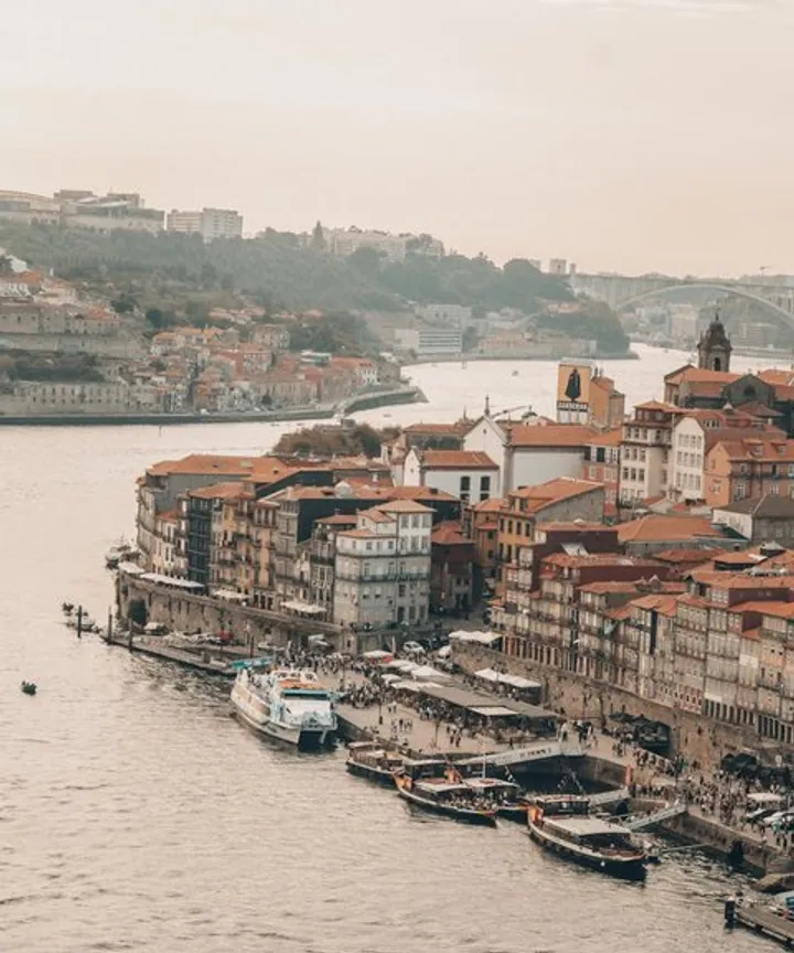Porto atmosphere and local life